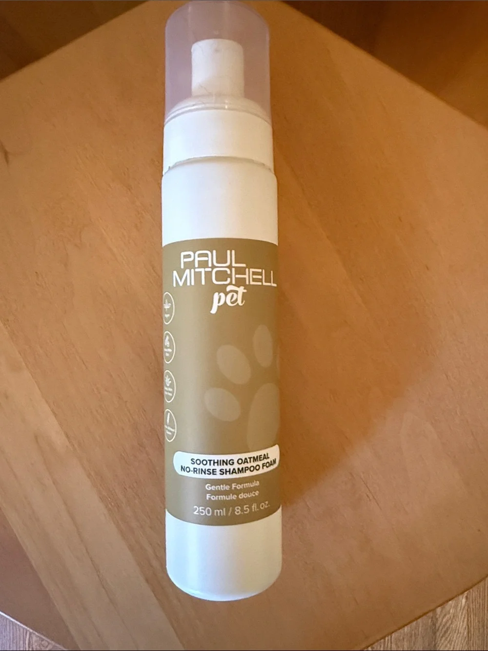 Paul Mitchell Soothing Oatmeal No rinse shampoo foam for dogs